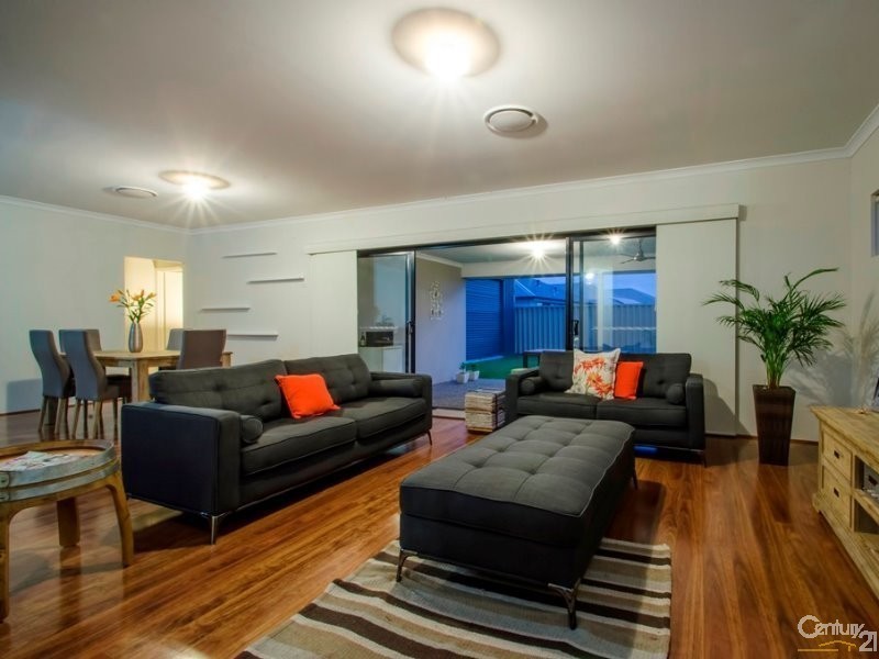 4 Duncan Loop, Millbridge WA 6232