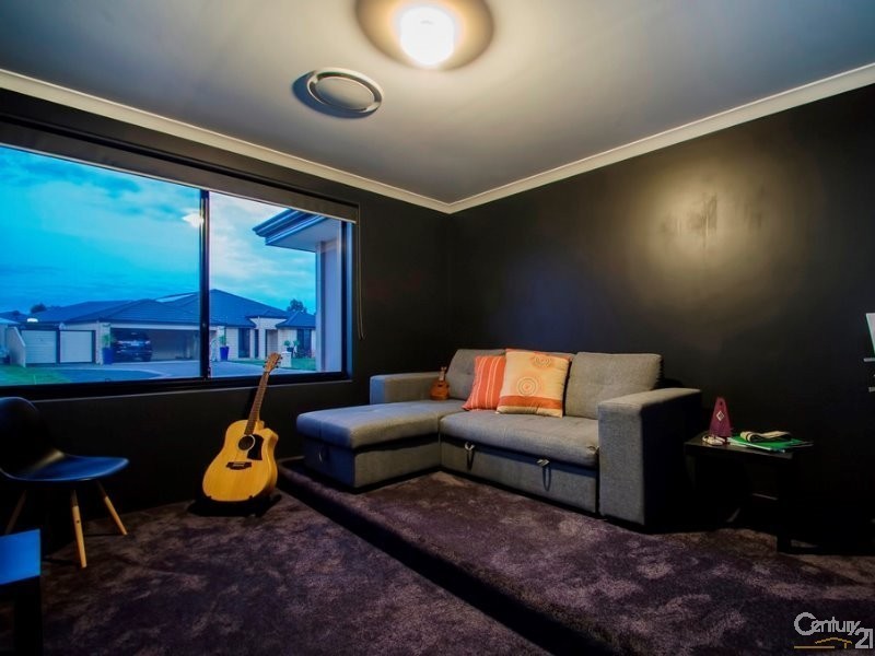 4 Duncan Loop, Millbridge WA 6232