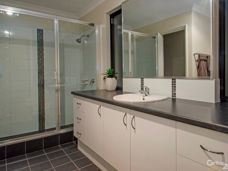 4 Duncan Loop, Millbridge WA 6232