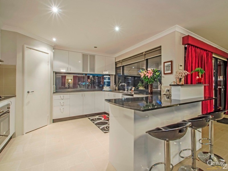 5 Holroyd Gardens, Millbridge WA 6232