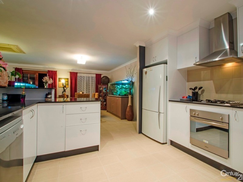 5 Holroyd Gardens, Millbridge WA 6232