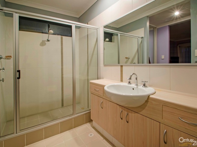 5 Holroyd Gardens, Millbridge WA 6232