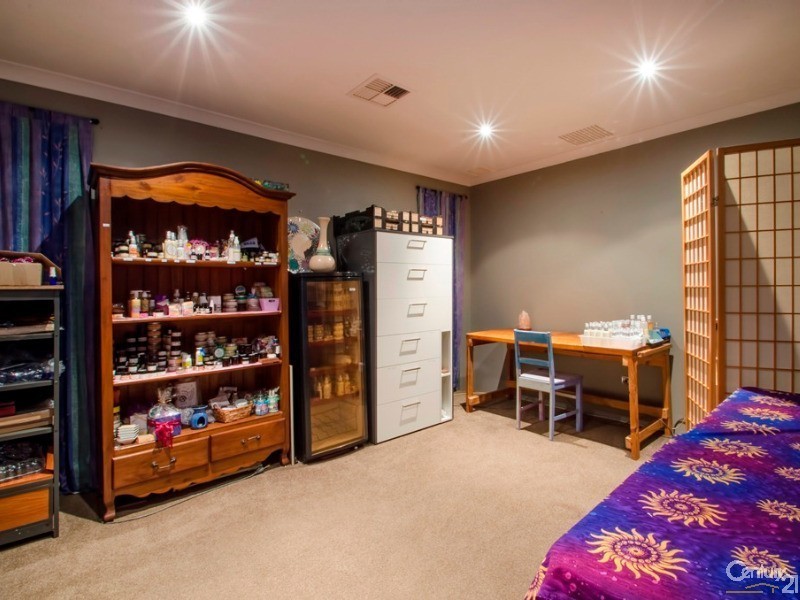 5 Holroyd Gardens, Millbridge WA 6232