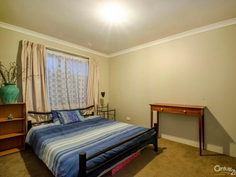 5 Holroyd Gardens, Millbridge WA 6232