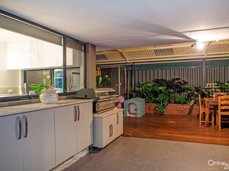 5 Holroyd Gardens, Millbridge WA 6232