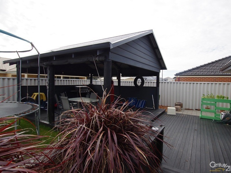 360 Parade Road, Dalyellup WA 6230