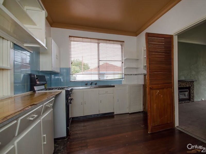 6 Hales Street, Carey Park WA 6230