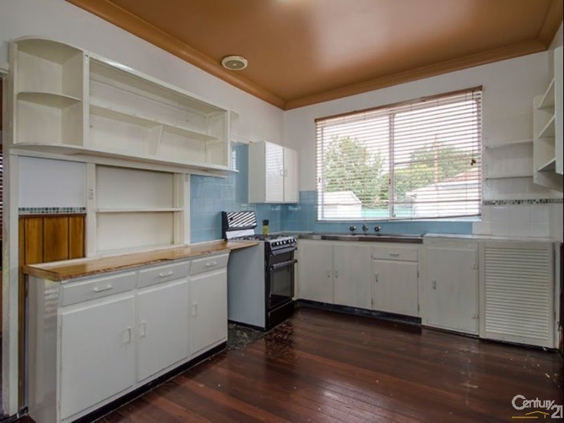 6 Hales Street, Carey Park WA 6230