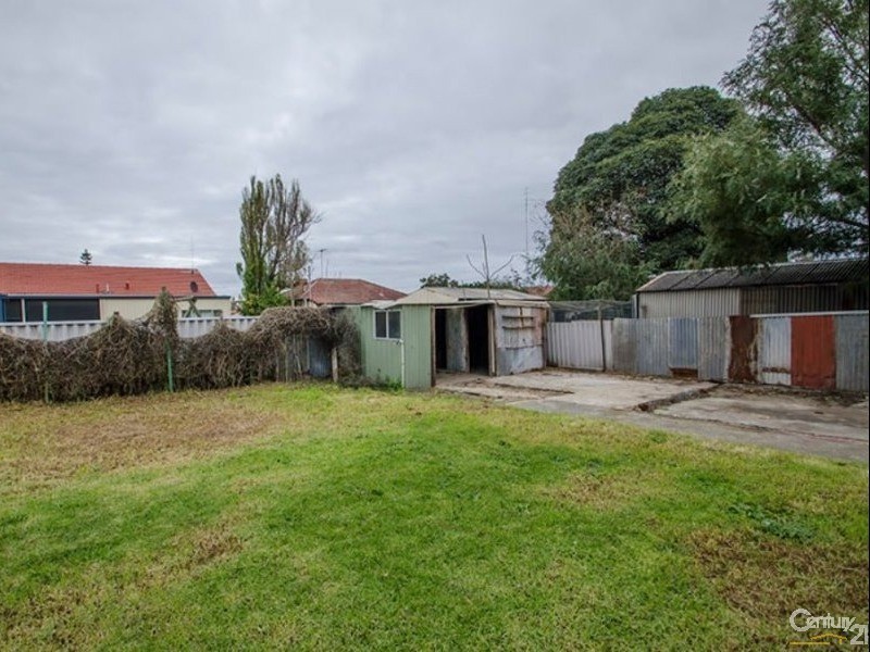 6 Hales Street, Carey Park WA 6230