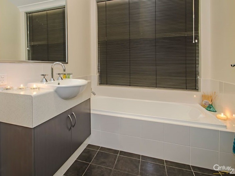 5 Coppin Place, Australind WA 6233