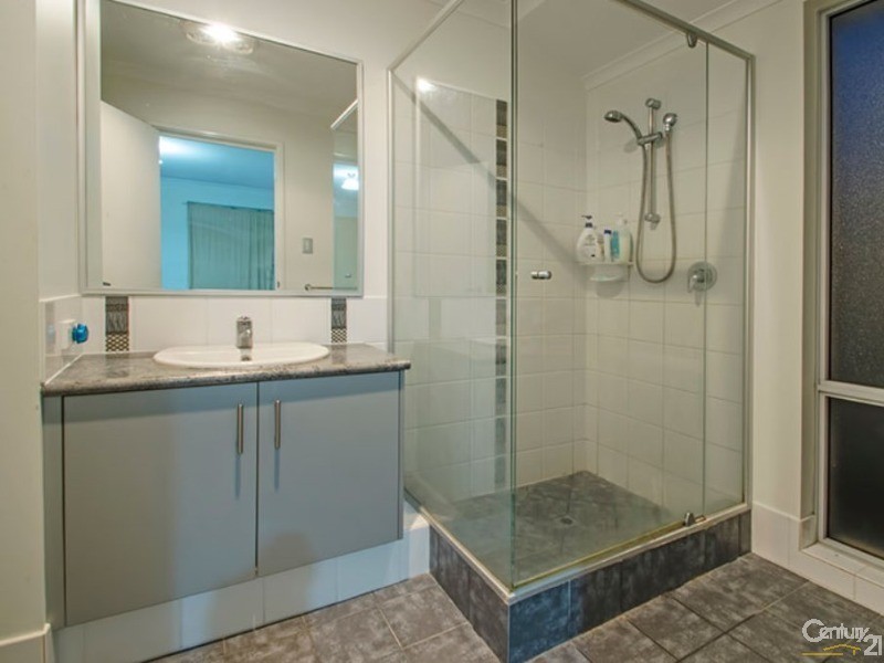 8 Fantail Loop, Eaton WA 6232