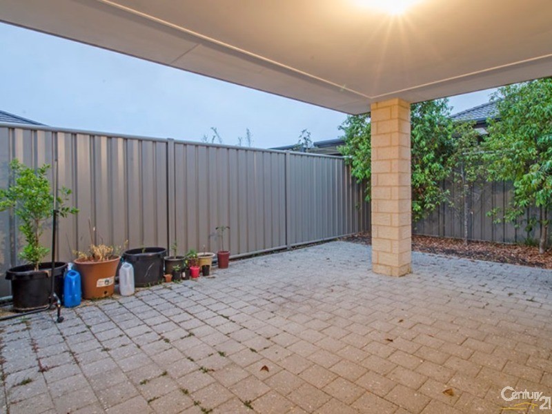 8 Fantail Loop, Eaton WA 6232