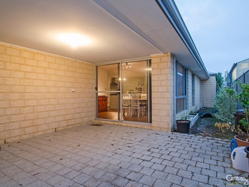 8 Fantail Loop, Eaton WA 6232