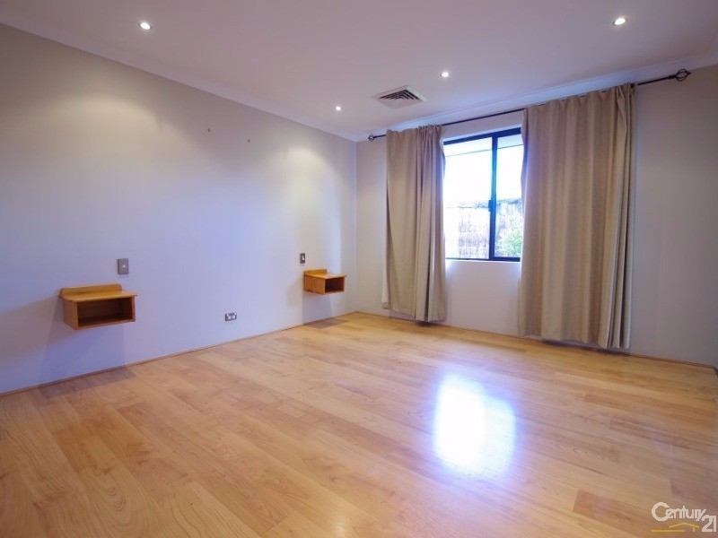 13 Tonkin Fairway, Dalyellup WA 6230