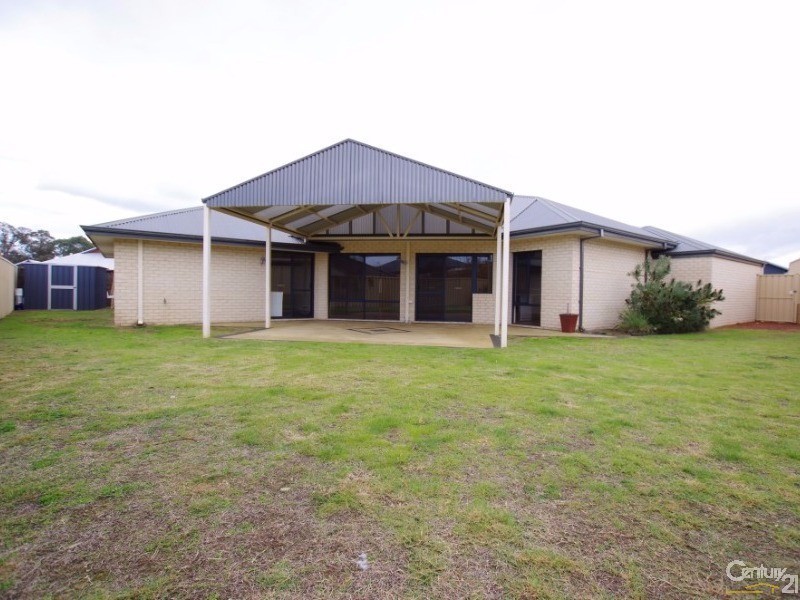 13 Tonkin Fairway, Dalyellup WA 6230