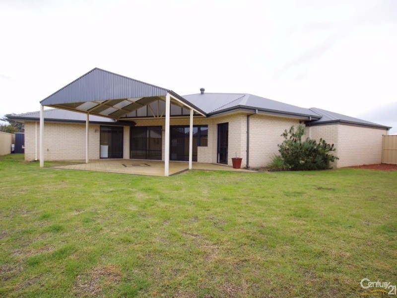 13 Tonkin Fairway, Dalyellup WA 6230