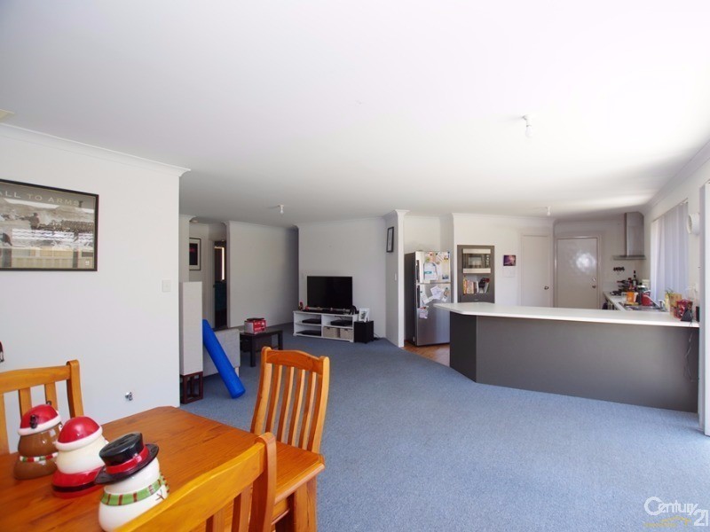 10 Dravite Way, Dalyellup WA 6230