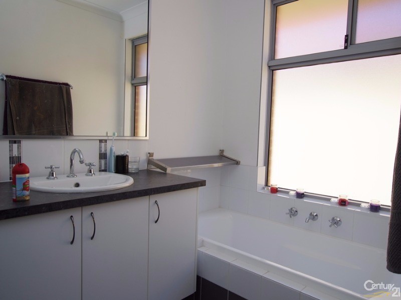 10 Dravite Way, Dalyellup WA 6230