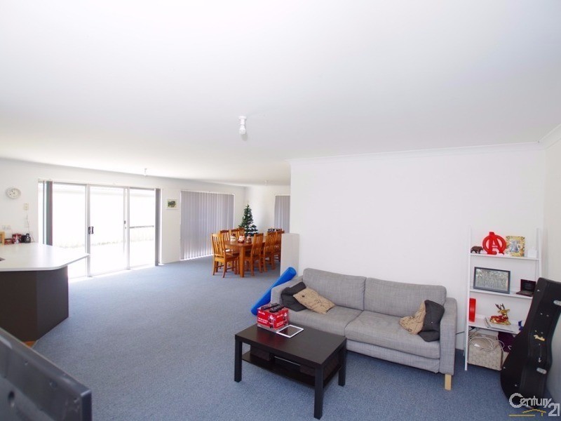 10 Dravite Way, Dalyellup WA 6230