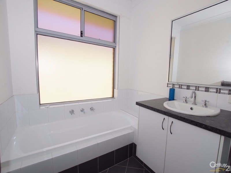 10 Dravite Way, Dalyellup WA 6230
