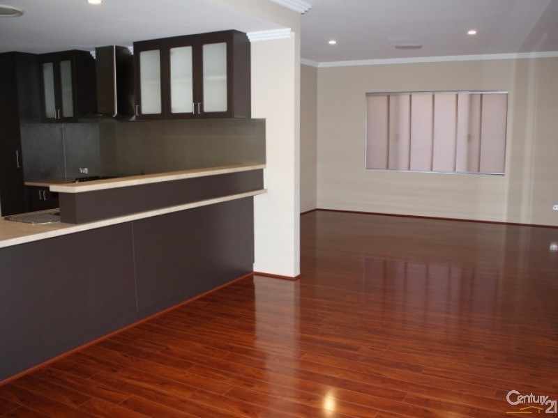 11 Henderson Cres, Australind WA 6233