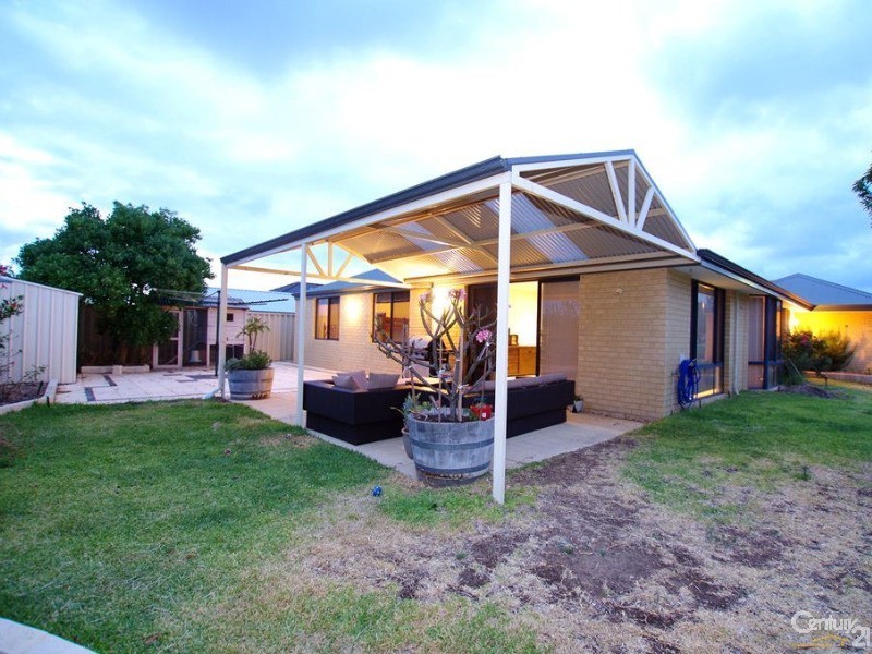 9 Melba Way, Dalyellup WA 6230
