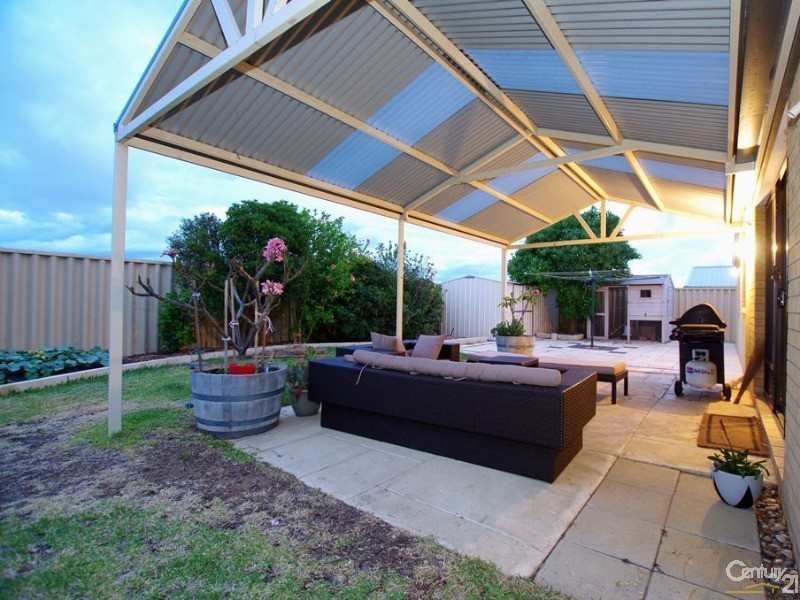 9 Melba Way, Dalyellup WA 6230