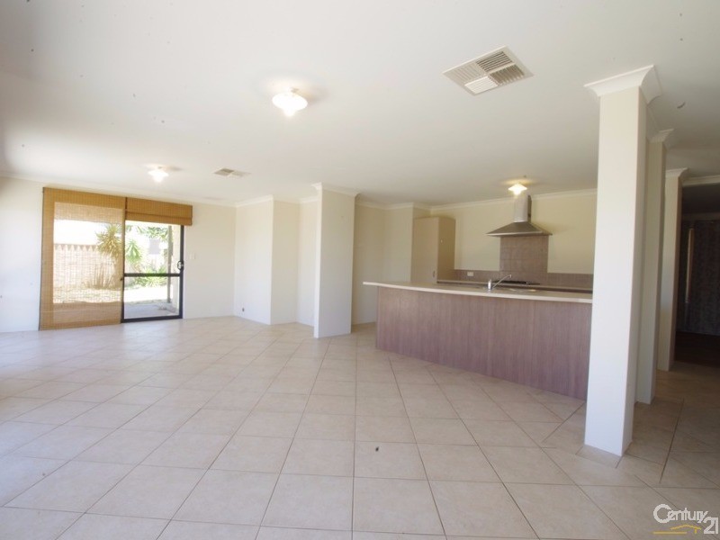 27 Walton Approach, Dalyellup WA 6230