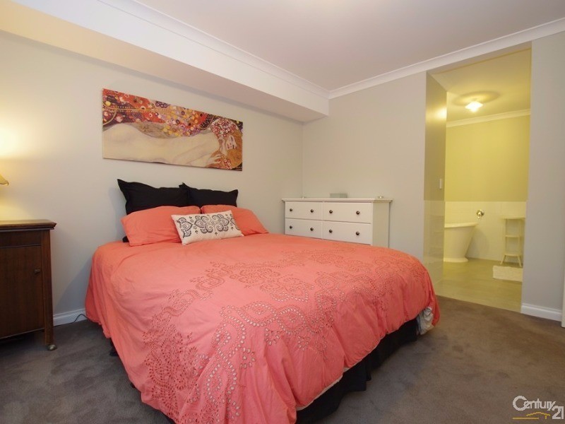 18 Wallung Road, Dalyellup WA 6230