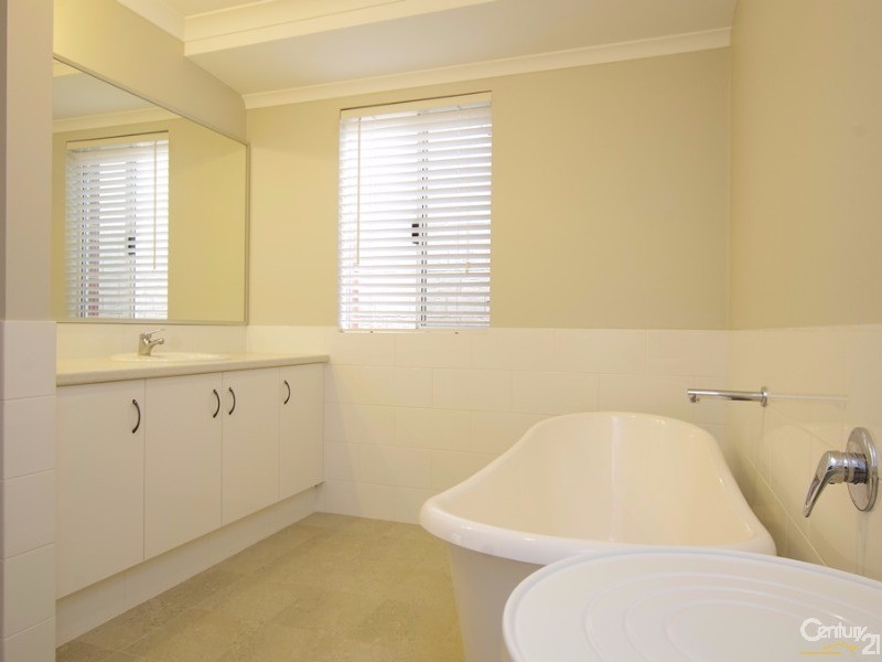 18 Wallung Road, Dalyellup WA 6230