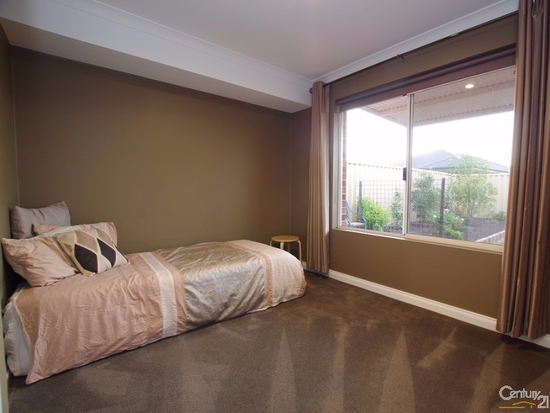 18 Wallung Road, Dalyellup WA 6230