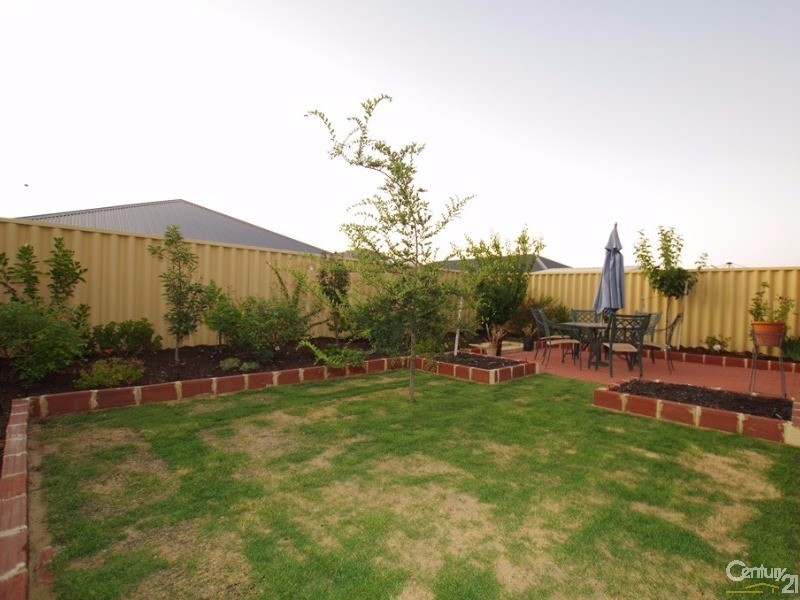 18 Wallung Road, Dalyellup WA 6230