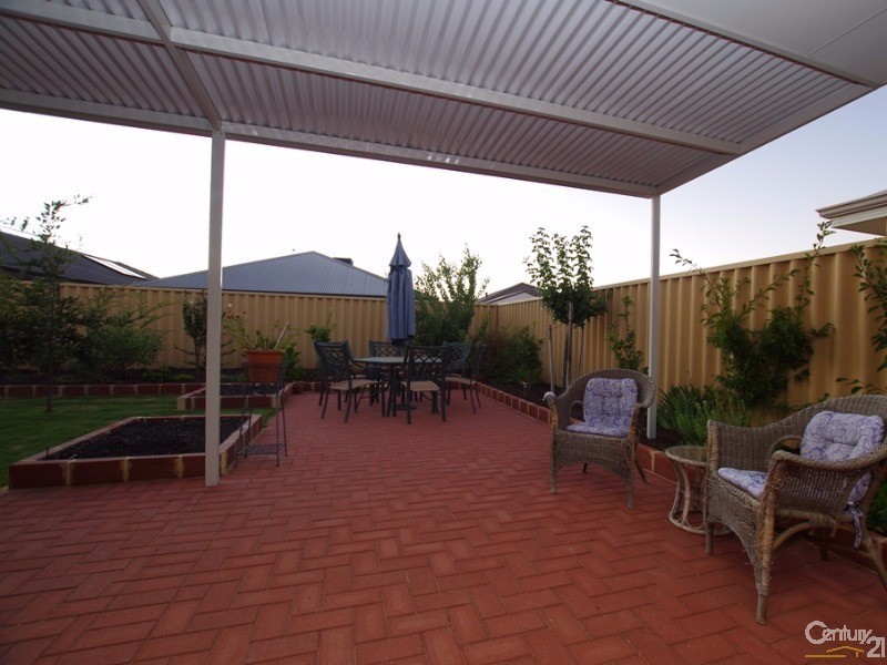 18 Wallung Road, Dalyellup WA 6230