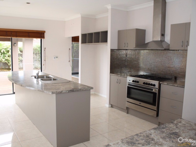 63 Braidwood Drive, Australind WA 6233