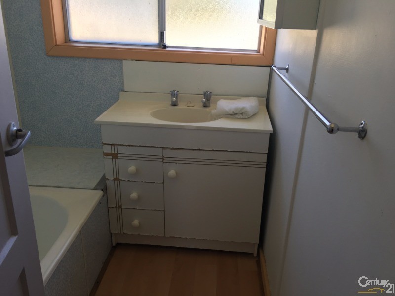 11 Cable Street, Collie WA 6225