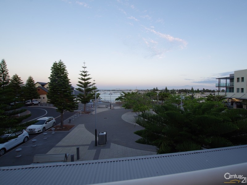 1/1 Bonnefoi Boulevard, Bunbury WA 6230