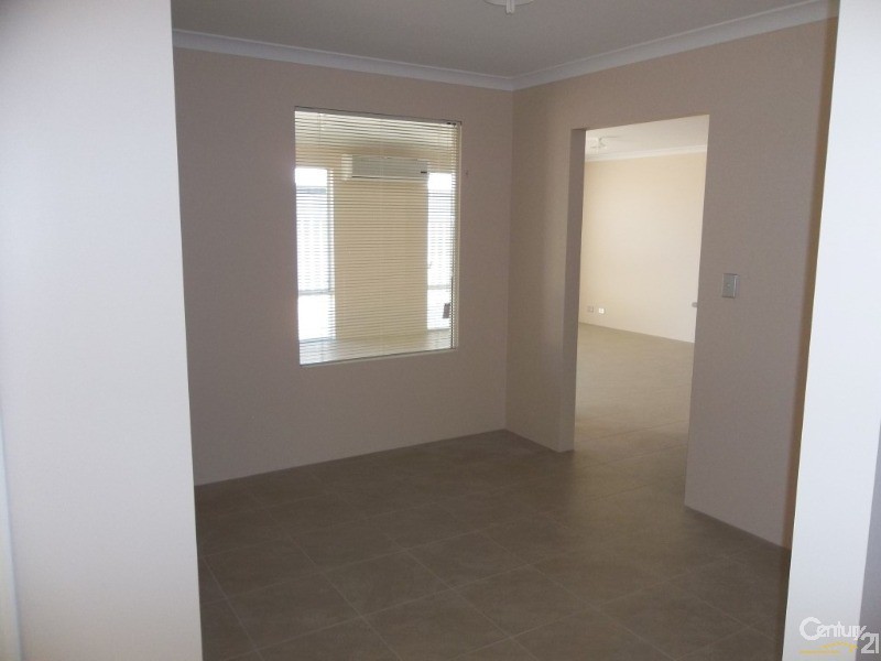 21 Murtin Road, Dalyellup WA 6230