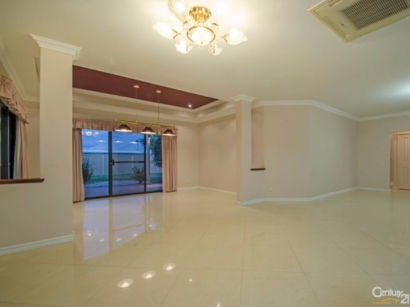 36 Vaughans Way, Australind WA 6233