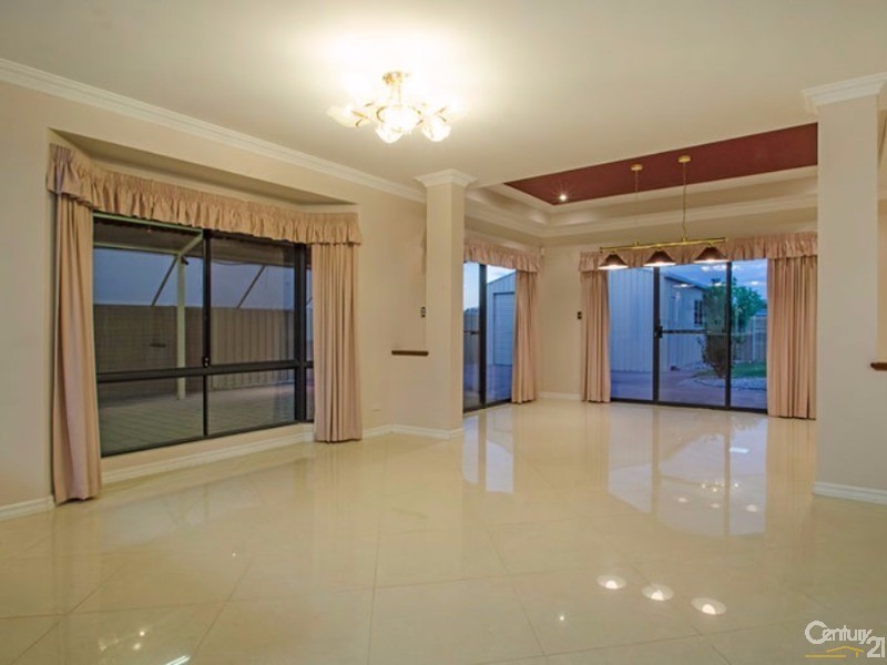 36 Vaughans Way, Australind WA 6233