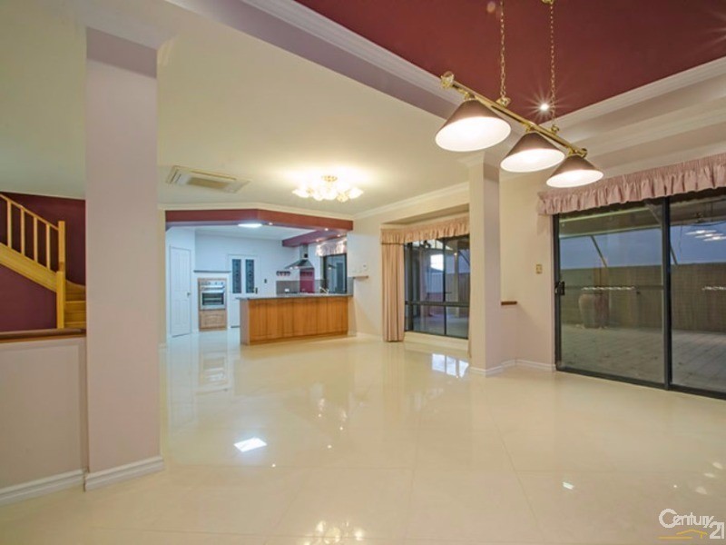 36 Vaughans Way, Australind WA 6233