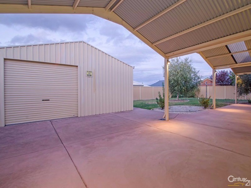 36 Vaughans Way, Australind WA 6233