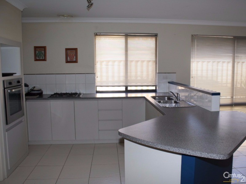 55 Swan Avenue, Millbridge WA 6232