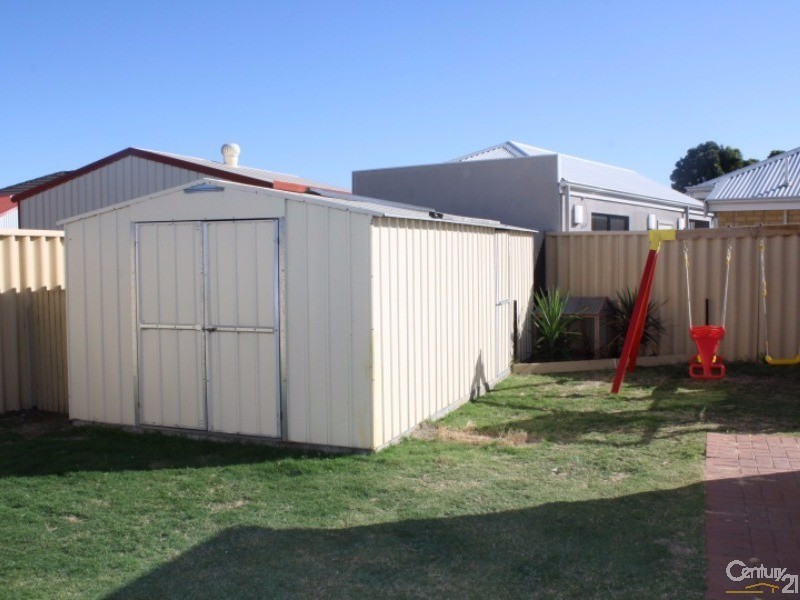 55 Swan Avenue, Millbridge WA 6232