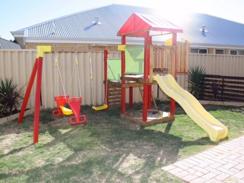 55 Swan Avenue, Millbridge WA 6232
