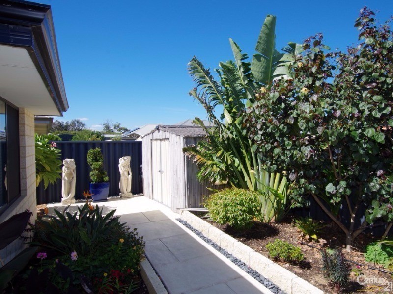 4 Binar Way, Dalyellup WA 6230