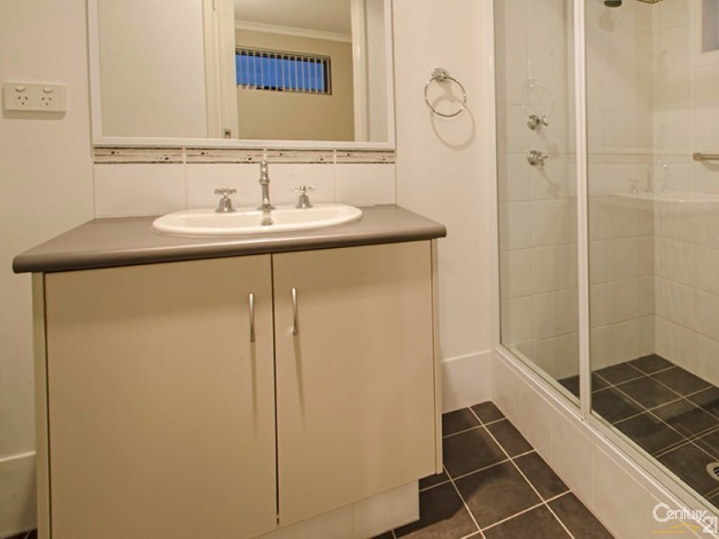 2/19 Lowe Street, Carey Park WA 6230