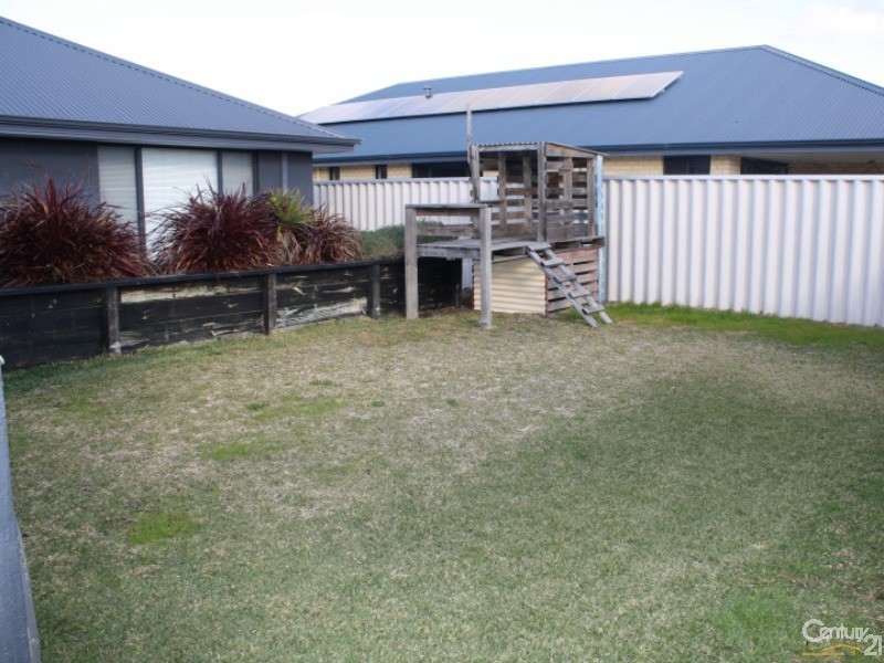 360 Parade Road, Dalyellup WA 6230