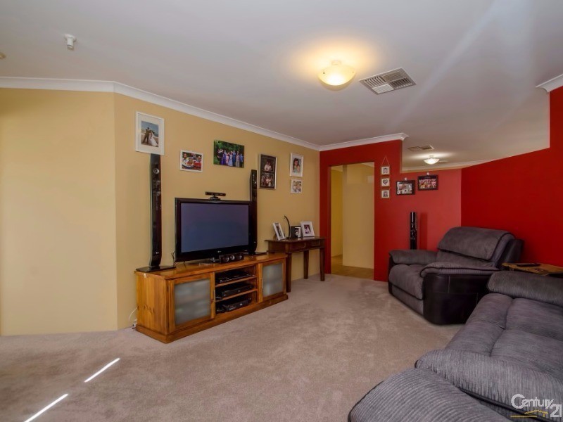 16 Pembroke, College Grove WA 6230