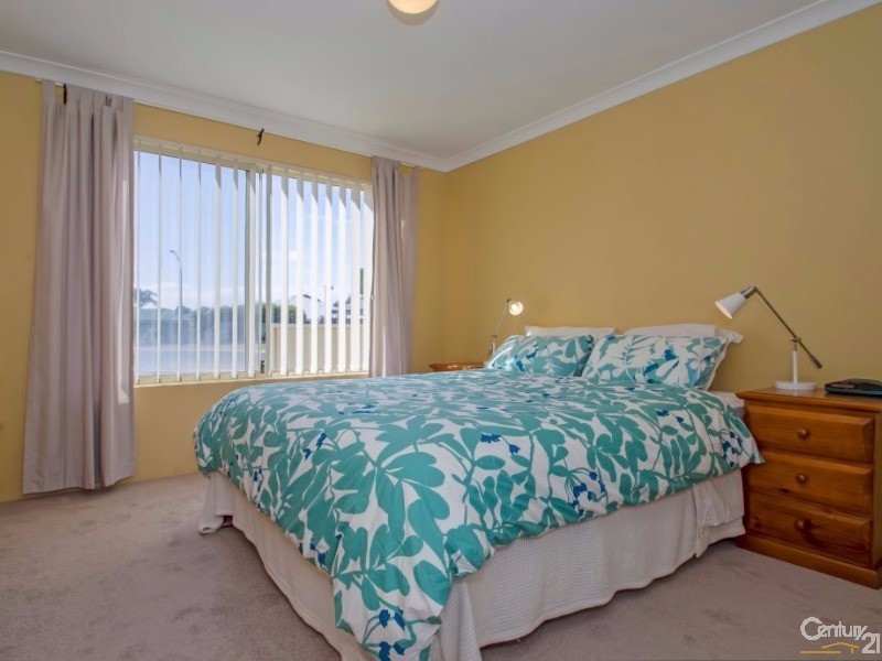 16 Pembroke, College Grove WA 6230