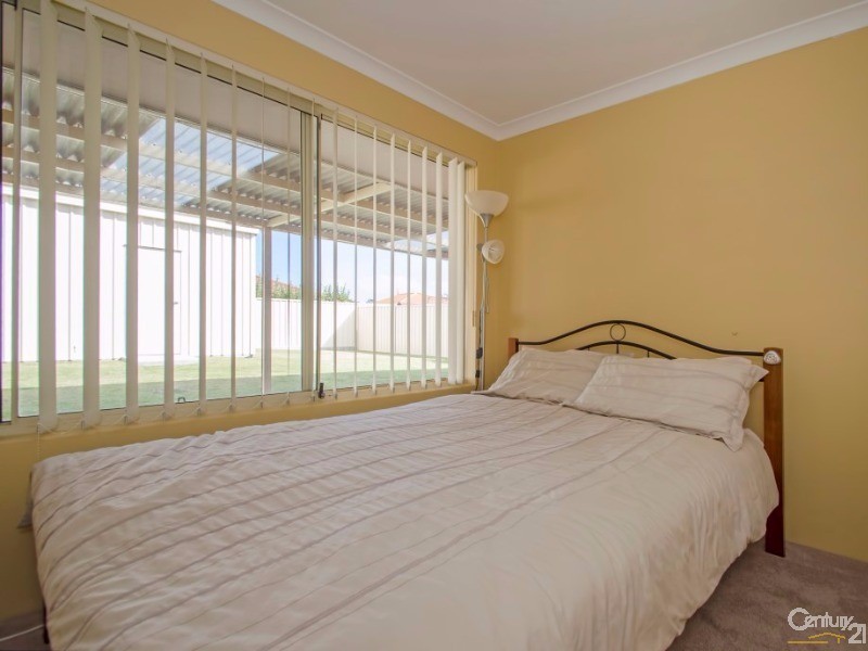 16 Pembroke, College Grove WA 6230